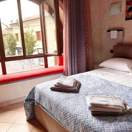 B&B Corte Del Centro Novate Milanese Luaran gambar